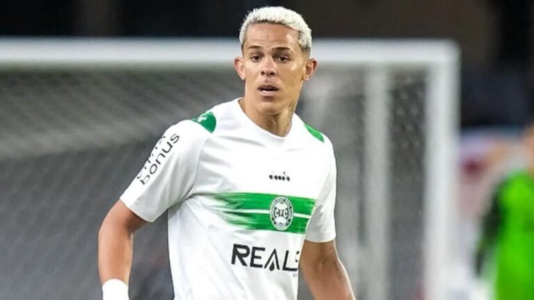 Wallisson for Coritiba. Credit: JP Pacheco/Coritiba.
