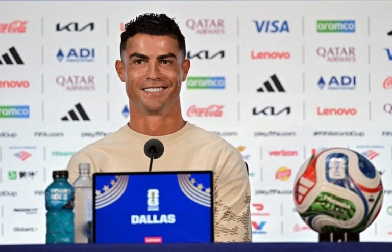 Cristiano Ronaldo at a press conference — Photo: Paul ELLIS / AFP