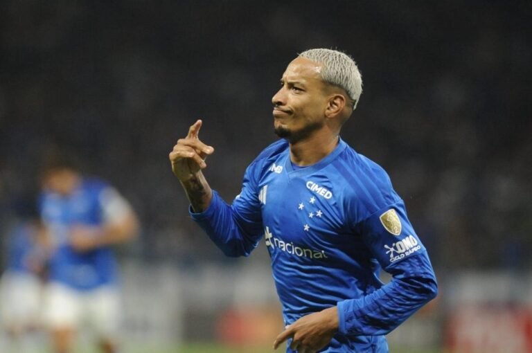 Matheus Pereira, Cruzeiro midfielder. Credit: Alexandre Guzanshe/EM/DA Press