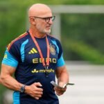 Luis De La Fuente, Spain's head coach — Photo: Reuters/Vincent Carchietta