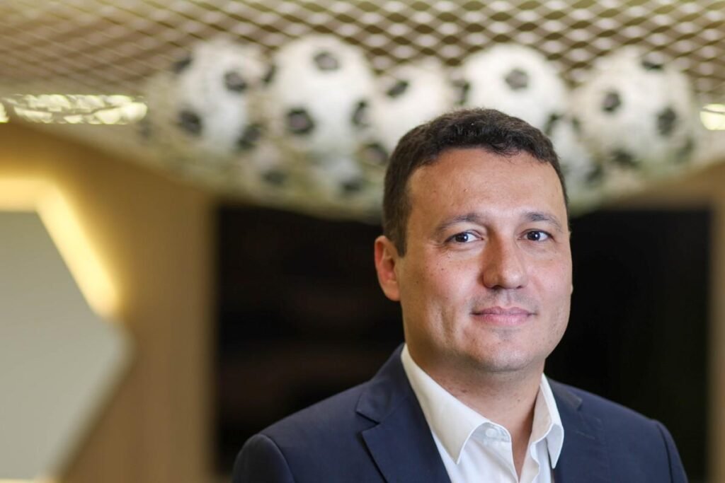 Derrota na Copa reacende discussão sobre base e futuro do futebol brasileiro