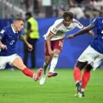Digne é reforço do PSG após polêmica na Copa do Mundo