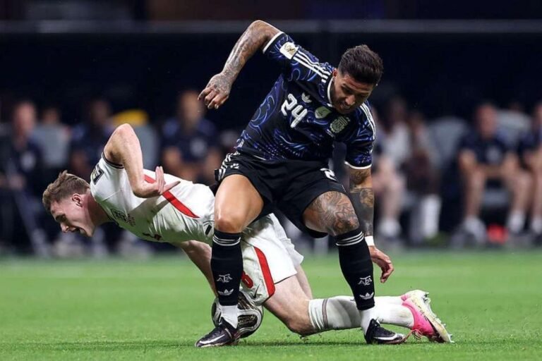 Argentina and England faced off in the 2026 World Cup semifinal. Credit: Buda Mendes/Getty Images