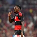 Evertton Araújo celebrates during a match between Flamengo and Vitória. Credit: André Durão