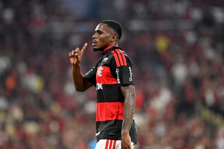 Evertton Araújo detalha evolução com Jardim e mantém foco no Flamengo