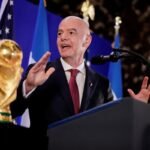 FIFA President Gianni Infantino speaks during a meeting with Donald Trump — Photo: Evan Vucci TPX IMAGES OF THE DAY/REUTERS