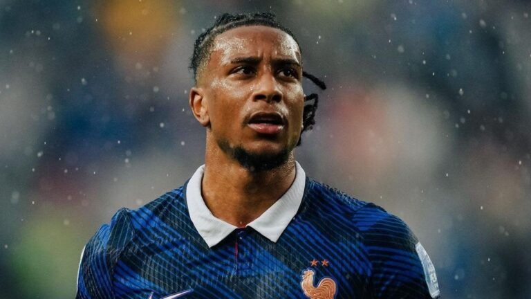 The French national team's appeal to overturn Michael Olise's yellow card from the match against Paraguay was rejected by FIFA. Coach Didier Deschamps stated that the governing body confirmed the caution for the forward would be upheld.
