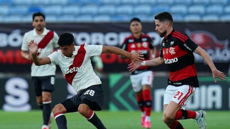 Flamengo and River Plate drew 2-2 in a friendly during the World Cup break. Credit: Reproduction / ESPN