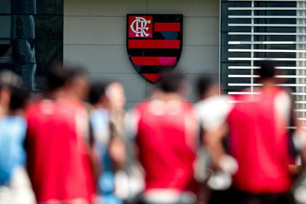 Flamengo avança por Almada e Luiz Henrique, ídolos campeões do Botafogo