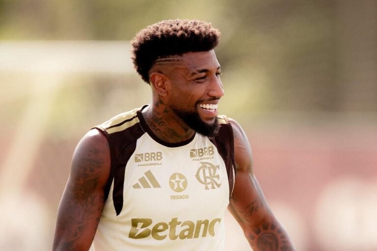 Emerson Royal during a Flamengo training session. Credit: Adriano Fontes/Flamengo
