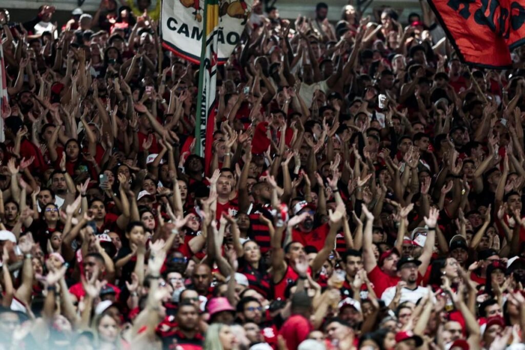 Flamengo Corinthians e Bahia lideram médias de público no Brasileirão 2026 após 20 rodadas