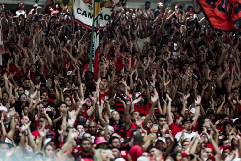 Flamengo Corinthians e Bahia lideram médias de público no Brasileirão 2026 após 20 rodadas