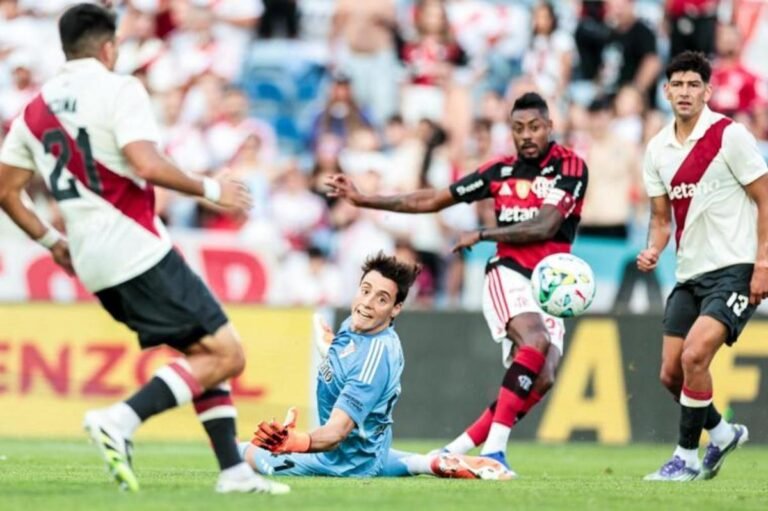 Flamengo e River Plate empatam por 2 a 2 em amistoso movimentado em Portugal