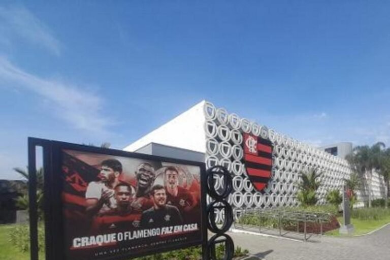 Flamengo fecha contratação de promessa do Bahia para reforçar categorias de base