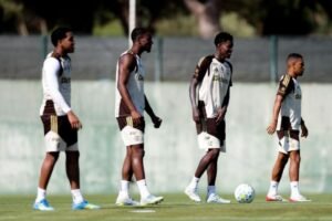 Flamengo inicia sequência de amistosos em Portugal contra o River Plate