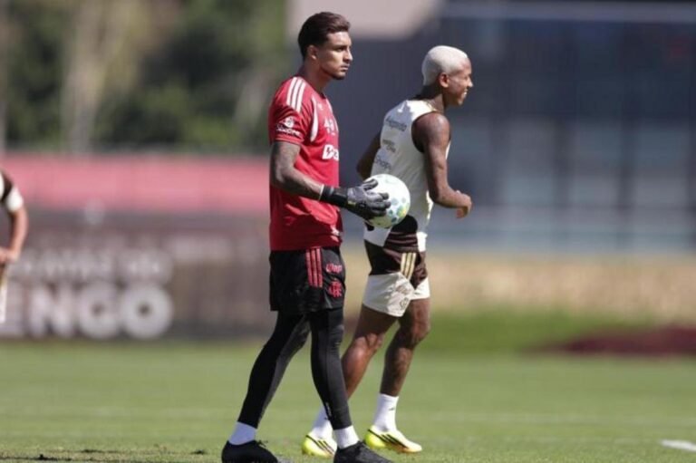 Credit: Gilvan de Souza / CRF – Wallace Yan and Dyogo Alves, players developed in Flamengo's youth academy.