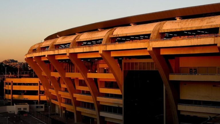 Flamengo quer mais vitórias em casa no Brasileirão contra o Vitória