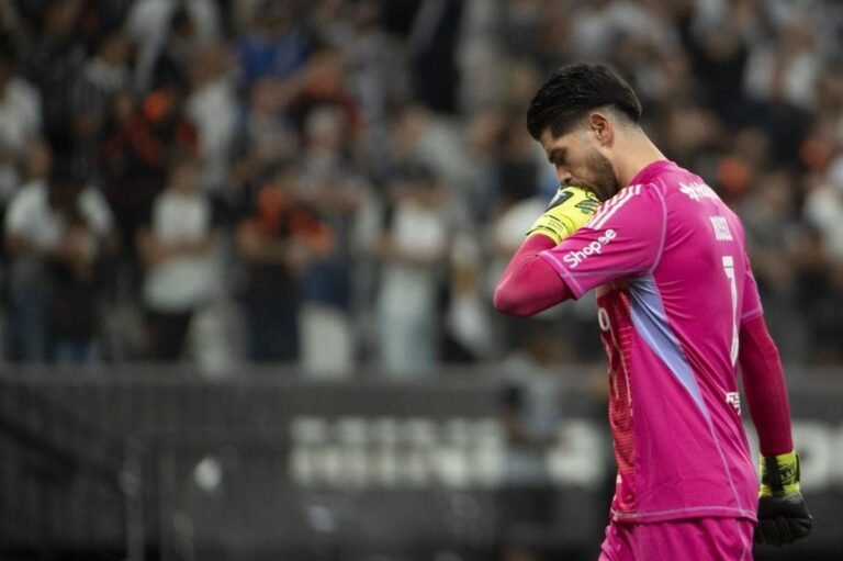 Rossi during Corinthians vs. Flamengo — Photo: Anderson Romão/AGIF