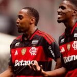 Flamengo vira sobre Olimpia e fecha pré-temporada para o Brasileirão