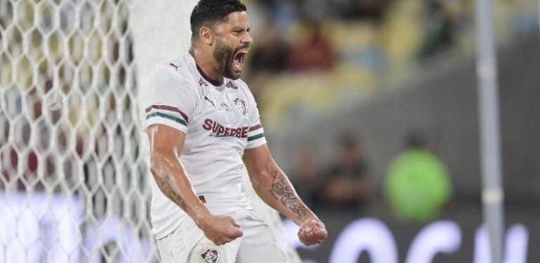 Hulk estreia gol e Fluminense vence Bahia na volta de Thiago Silva ao time