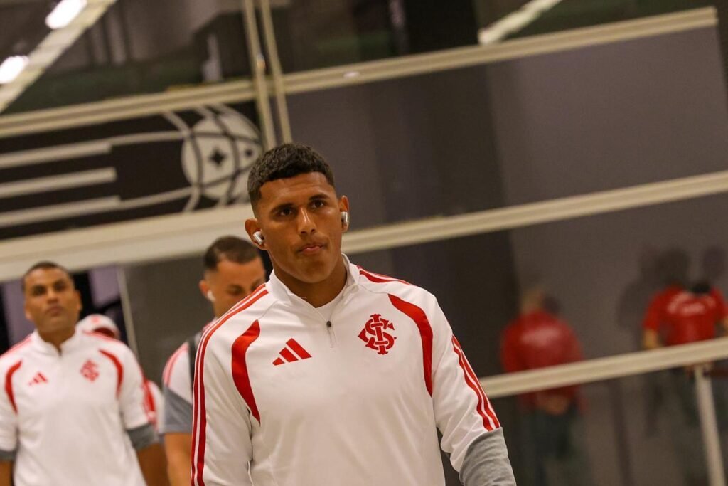 Inter libera Braian Aguirre para negociar transferência com Rosario Central