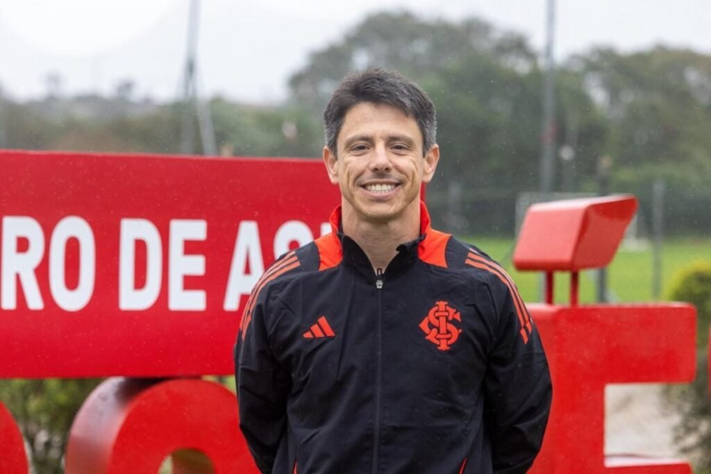 Inter promove reformulação e demite trio da base sub-17