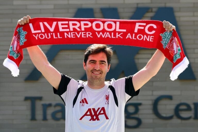 Iraola presented as new Liverpool manager — Photo: Reuters