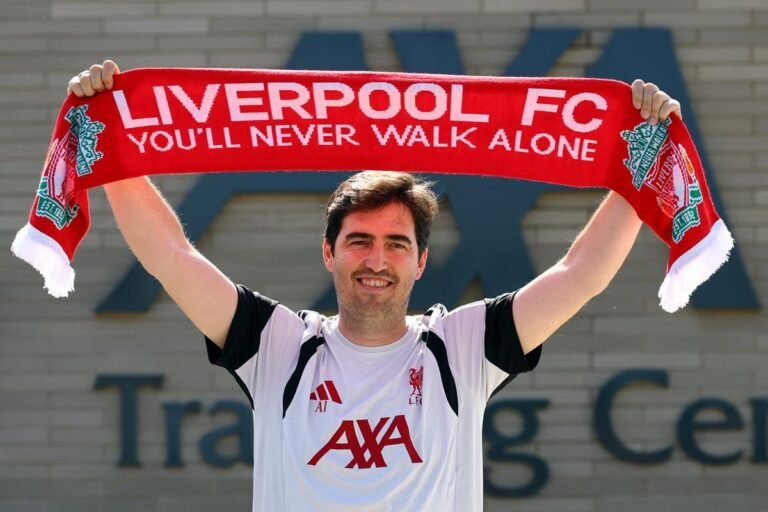 Iraola pede mais jogadores para o Liverpool