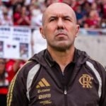 Jardim alerta Flamengo sobre lesões e confirma busca por reforços