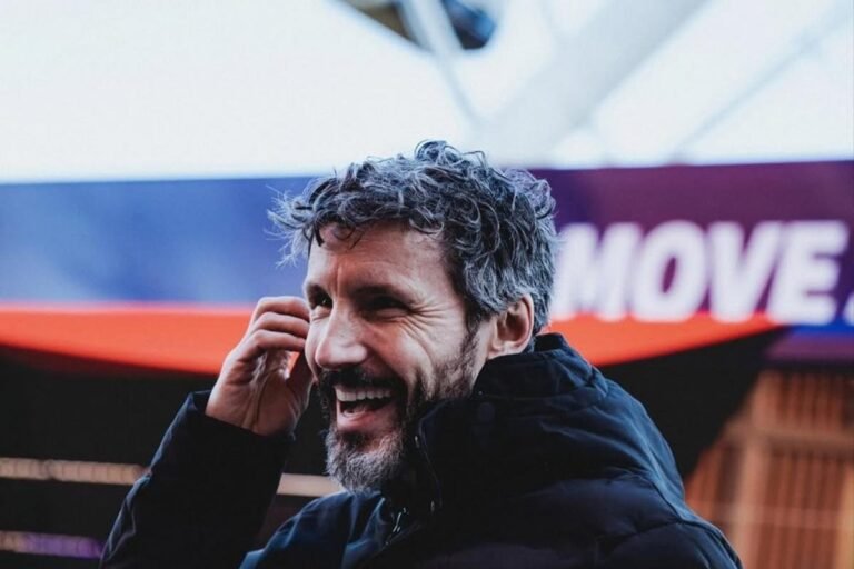 Dutch coach Mark van Bommel. Credit: Reproduction / Instagram / @markvanbommel6