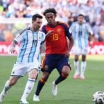 Lionel Messi on the field during the World Cup final. Credit: Carl Recine/Getty Images / Esporte News Mundo
