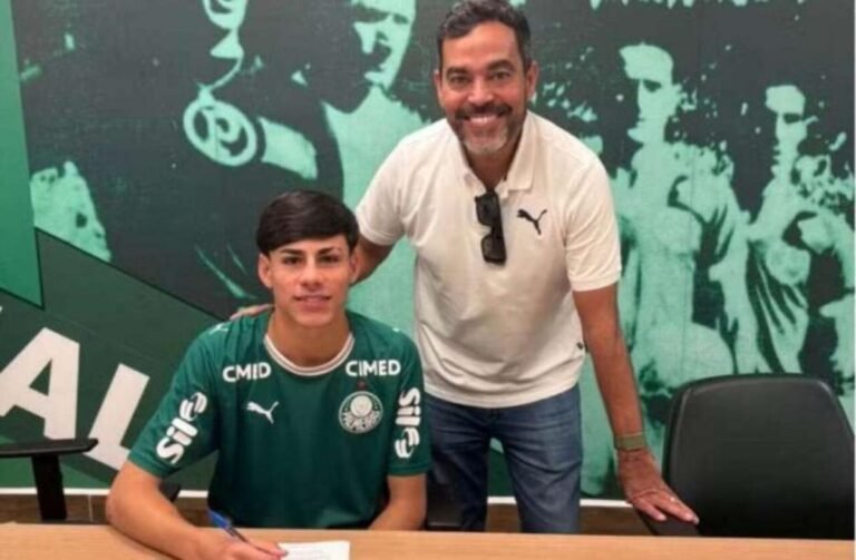 Palmeiras blinda joia João França com contrato e multa de R$ 580 milhões