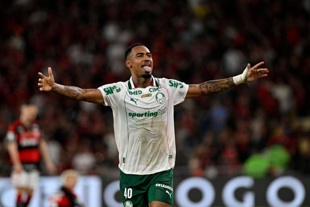 Palmeiras nega 30 milhões de euros do Aston Villa para manter Allan