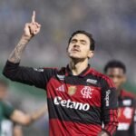 Pedro brilha com dois gols e assume artilharia isolada do Brasileirão pelo Flamengo