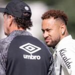 Cuca and Neymar during a Santos training session. Raul Baretta/Santos FC