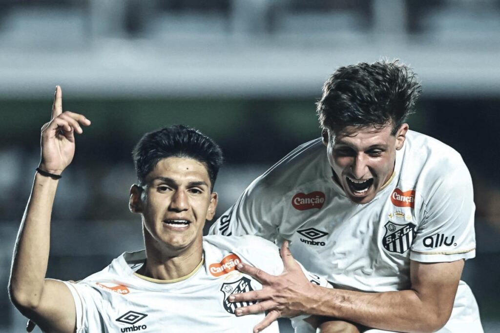 Santos vence Vasco com virada nos acréscimos na semifinal do Brasileirão Sub-20