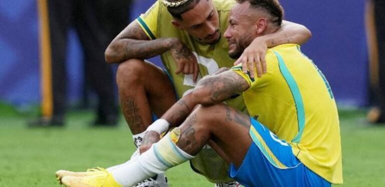 Seleção brasileira é liberada após eliminação na Copa e retorna ao país terça-feira