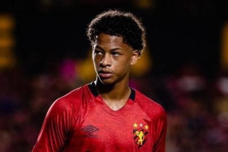 Sport's 18-year-old Zé Lucas is considered a top prospect in Brazilian soccer and has received offers from Cruzeiro and Flamengo. Photo: Disclosure/Sport