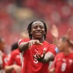 Suíço Manzambi acerta com Newcastle por R$ 350 milhões após Copa