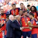 Trump presenting medal to Lionel Messi – Photo: Buda Mendes/Getty Images / Jogada10