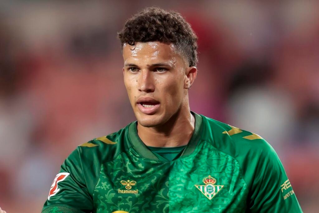 Vasco pressiona Betis por Deossa e mira contratação de Sosa