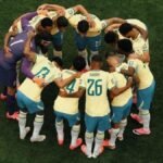 The last time the Brazil national team was eliminated in the Round of 16 was in the 1990 World Cup; in the image, Brazilian players talk on the pitch. Credit: Reproduction/X @CBF_Futebol – July 5, 2026