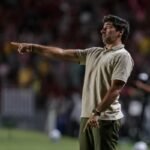 Abel Ferreira rebate Flamengo citando arbitragem e final da Libertadores