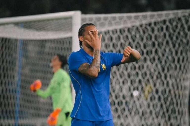 João Pedro in the match against Milan. Photo: Disclosure/X/Chelsea / Esporte News Mundo