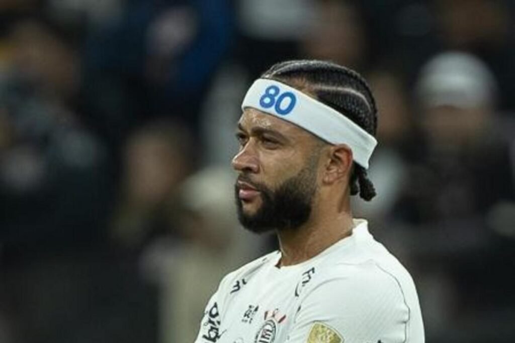 Corinthians confirma saída de Memphis enquanto clubes europeus definem futuro de astros