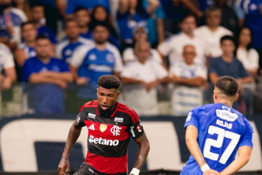 Emerson Royal se firma como titular de confiança de Jardim na Libertadores