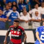 Emerson Royal during the match between Cruzeiro and Flamengo in the Libertadores. Photo: Adriano Fontes/Flamengo