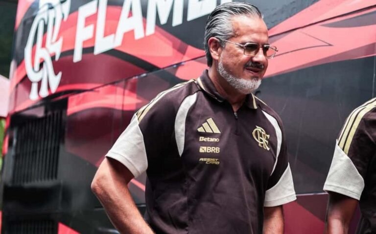 José Boto arrives in Buenos Aires for a Flamengo match; the director of football is negotiating club signings (Photo: Gilvan de Souza / CRF)
