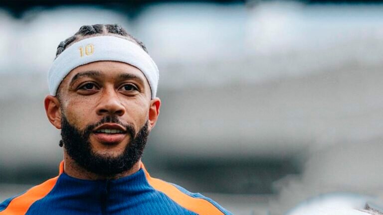 Flamengo descarta contratação de Memphis Depay após saída do Corinthians