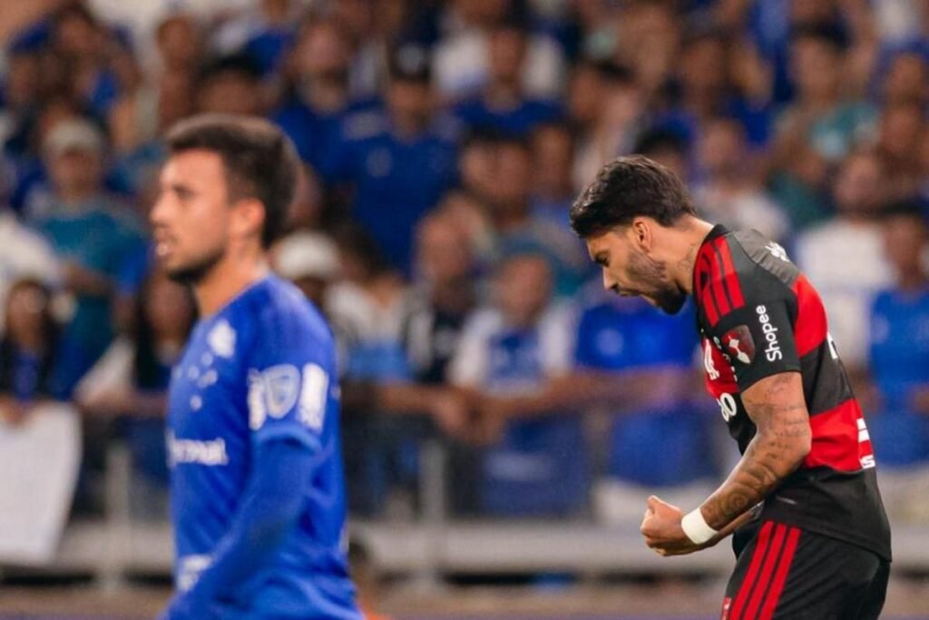 Flamengo empata com Cruzeiro na ida das oitavas da Libertadores; Paquetá marca na volta